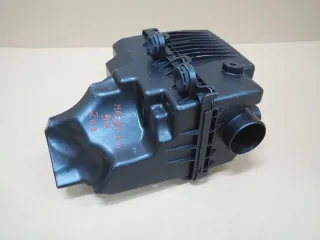 PE01133AY Корпус воздушного фильтра Mazda 3 BM Арт e12508426, вид 3