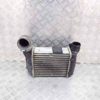 8E0145805N Интеркулер Audi A4 B7 Арт e12495530, вид 1