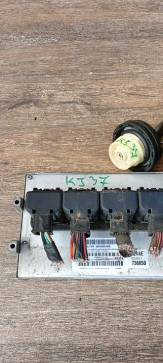  56044221AE Блок управления двигателем Jeep Cherokee KJ Арт e12484110, вид 4