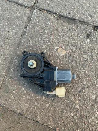 8A61-14A389-B Моторчик стеклоподъемника Ford Fiesta 6 Арт e12458022, вид 1