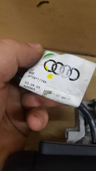 4F0971178A Подлокотник Audi A6 C6 (S6,RS6) Арт e12457359, вид 2