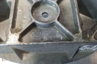 676110602 Подушка крепления КПП BMW 5 E60/E61 Арт e12449357, вид 2