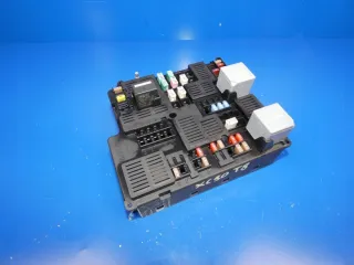 31473588 Блок предохранителей Volvo S90 2 Арт e12445937, вид 1