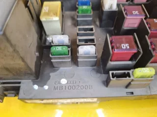 MB100200B Блок предохранителей Subaru Impreza 3 Арт e12444266, вид 5
