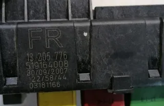  13205776 02-08r Блок предохранителей Opel Vectra C  Арт e12442772, вид 2