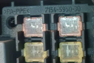 7154595030 Блок предохранителей Ford Fiesta 7 Арт e12437299, вид 1