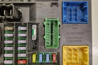 A2C53383165 Блок предохранителей Citroen DS5 Арт e12436928, вид 2