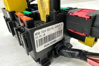 9806192580 Блок предохранителей Citroen C4 2 Арт e12436699, вид 2