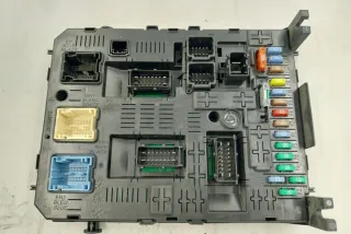 966405908001 Блок предохранителей Citroen C4 2 Арт e12436646, вид 3