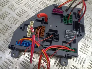 9210858 Блок предохранителей BMW 5 F10/F11/GT F07 Арт e12434993, вид 2