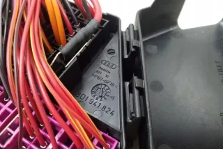 8D1941824 Блок предохранителей Audi A4 B7 Арт e12433366, вид 3
