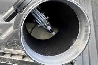 31474862 Корпус воздушного фильтра Volvo V60 1 Арт e12383577, вид 2