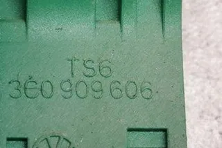 3C0909606 Датчик удара Volkswagen Passat B7 Арт e12381744, вид 3