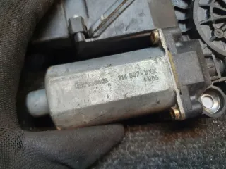 0130821698 Моторчик стеклоподъемника Mercedes E W210 Арт e12371029, вид 2
