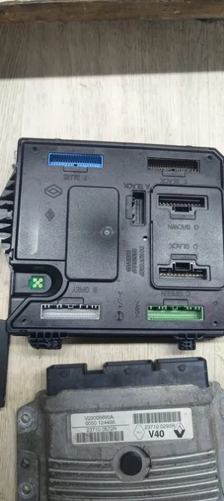 237100572R 237100293R Блок управления двигателем Renault Megane 3 Арт e12320475, вид 3