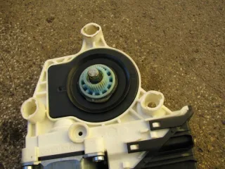 3C0959704B Моторчик стеклоподъемника Volkswagen Jetta 6 Арт e12307747, вид 3