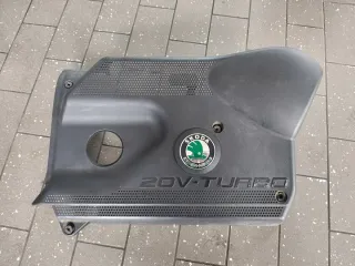 06A103927N 06A103724T 06A103724AA 06A103724AB Декоративная крышка двигателя Skoda Octavia A4 Арт e12253441, вид 1