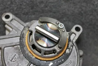 N63B44 8605976 11287570264 7570264 Насос вакуумный BMW 5 F10/F11/GT F07 Арт e12223747, вид 3