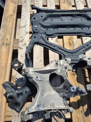 8W0399295E 8W0399296E Балка подвески передняя (подрамник) Audi A4 B9 Арт e12213506, вид 3