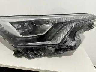 81110-F4071 Фара правая Toyota C-HR Арт e12189794, вид 4