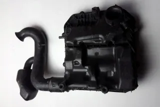 04C129618F Корпус воздушного фильтра Seat Ibiza 4 Арт e12158739, вид 1