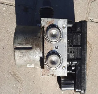 476605919R Блок ABS Renault Trafic 3 Арт e12137869, вид 2