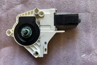 8T0959801B Моторчик стеклоподъемника Audi A4 B9 Арт e12133943, вид 3