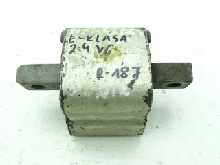 A2202400218 Подушка крепления КПП Mercedes E W210 Арт e12126049, вид 1
