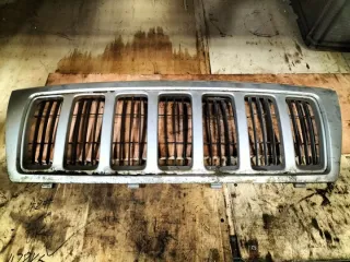  Решетка радиатора Jeep  Grand Cherokee II (WJ) Арт e12087578