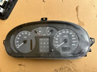 1999-2002 8200038772 Щиток приборов (приборная панель) Renault Scenic 1 Арт e12070482, вид 1