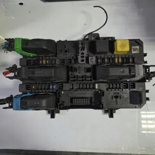 13181278 Блок предохранителей Opel Astra H Арт e11995757, вид 1