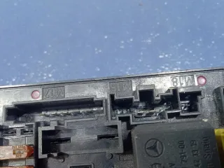 2035451701 Блок предохранителей Mercedes C W203 Арт e11994046, вид 7