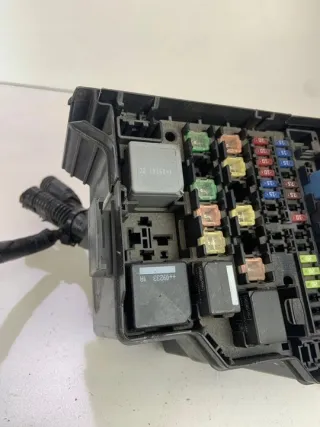 8v51-14b144-ba Блок предохранителей Ford Fiesta 5 Арт e11991576, вид 5