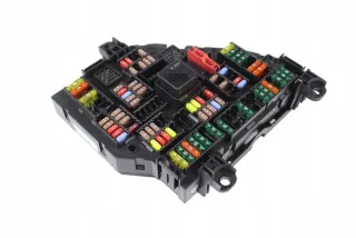 2010-2014 9252813 MOTO99 Блок предохранителей BMW 5 F10/F11/GT F07 Арт e11990482, вид 2