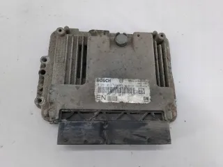 55205621 0281013593 Блок управления двигателем Opel Zafira B Арт e11980885, вид 1