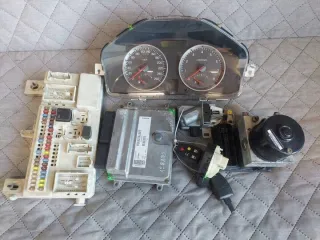 30650677 30659838 31340733 8690719 30669182 Блок управления двигателем Volvo S40 2 Арт e11955132, вид 1