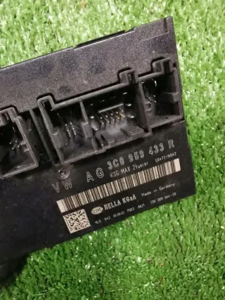3C0959433R Блок предохранителей Volkswagen Passat B6 Арт e11932481, вид 2