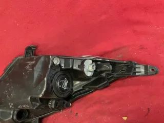 2014-2018 Фара левая Toyota Aygo 2 Арт e11904646, вид 7