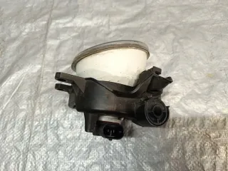 81210-02110 Фара противотуманная правая Toyota Yaris 3 Арт e11900404, вид 4