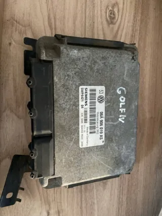 06A906019AS Блок управления двигателем Volkswagen Golf 4 Арт e11869219, вид 1