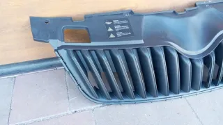 2010-2015--ATRAPA 5J0853668C Решетка радиатора Skoda Fabia 2 Арт e11826277, вид 3