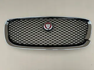 HK83-018K28 Решетка радиатора Jaguar F-Pace Арт e11825663, вид 1