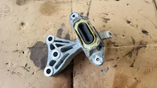 13248545 Подушка крепления КПП Opel Astra J Арт e11814835, вид 2