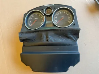 2004-2008 13216682 Щиток приборов (приборная панель) Opel Astra H Арт e11795357, вид 1
