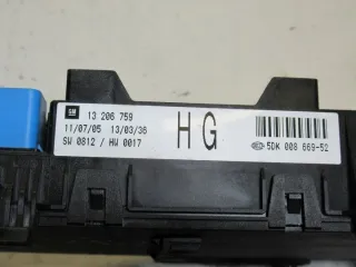 13206759 Блок предохранителей Opel Zafira B Арт e11780203, вид 2