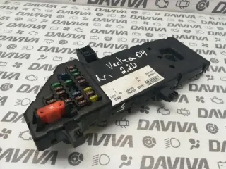 24400590 24400590AA Блок предохранителей Opel Vectra C  Арт e11780180, вид 1