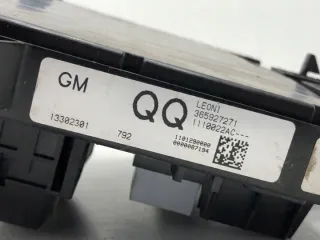13302301 LORK-1437-992 Блок предохранителей Opel Astra J Арт e11780039, вид 3