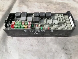 EJBM04 301047500 Блок предохранителей Land Rover Discovery 3 Арт e11779535, вид 1