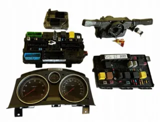 55561172 5DK00866829 13236788KT Блок управления двигателем Opel Astra H Арт e11770380, вид 1