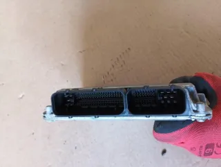 03D906032A Блок управления двигателем Skoda Fabia 1 Арт e11703144, вид 3